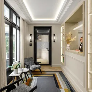 ***** Aparthotel Black Door Francia